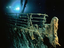 titanicbowrailing.jpg