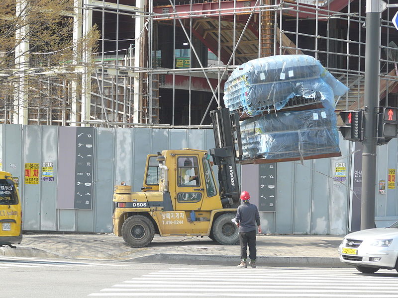 wikiforklift.jpg