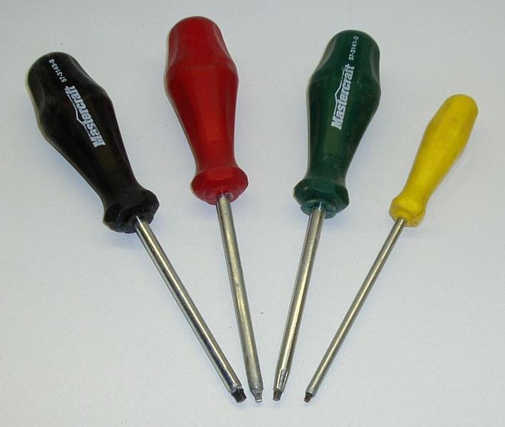 wikifourscrewdrivers.jpg