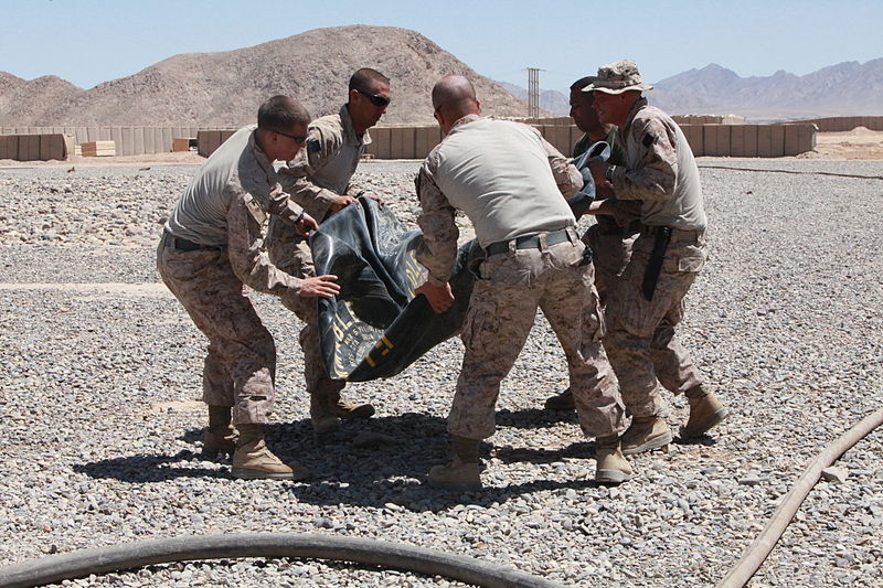 wikimarinesliftingfuelpod.jpg
