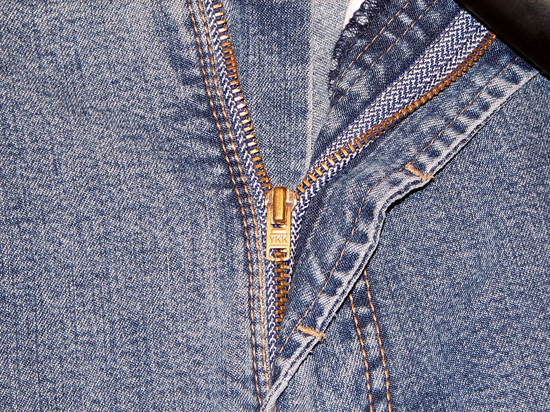 wikizipperonjeans.jpg